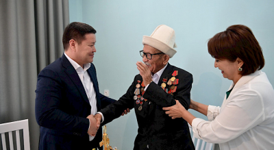 Төрага Талант Мамытов Жеңиш майрамын утурлай ардагерлерди куттуктады